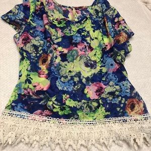 🌸💐Floral crop top shirt💐🌸